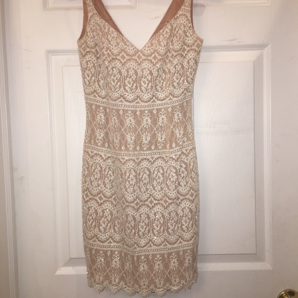 Cache Dresses & Skirts - EUC Cache nude white lace BODYCON dress size 2